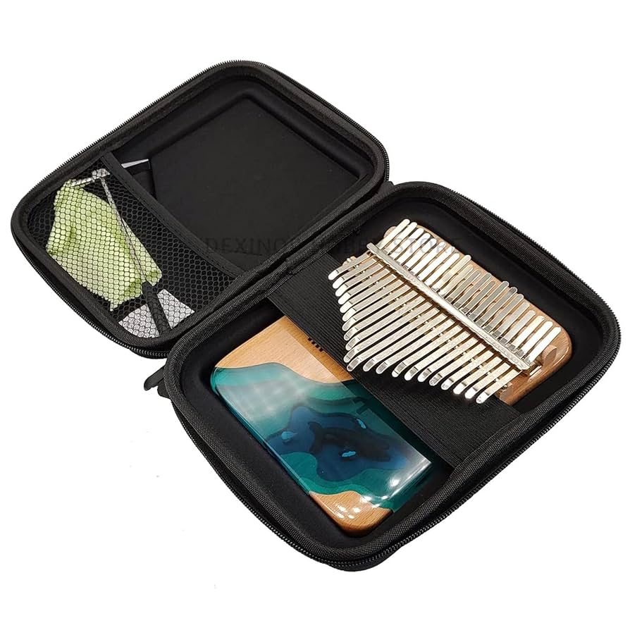 MOOZICA カリンバ 彫刻あり 防振収納ケース付き/Y30028-D2 MOOZICA カリンバ 彫刻あり 防振収納ケース付き/Y30028-D2